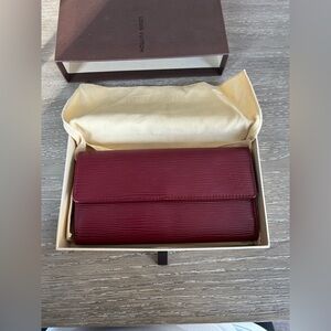 Authentic Louis Vuitton Epi Leather Sarah Long Wallet